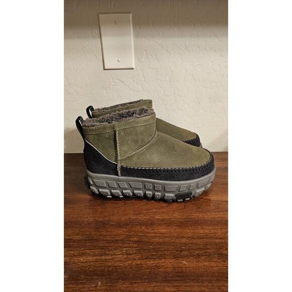 UGG Venture Daze Ultra Mini Olive Green Boots 1158200 Women's Size 8 Mens Size 7 - Picture 1 of 5